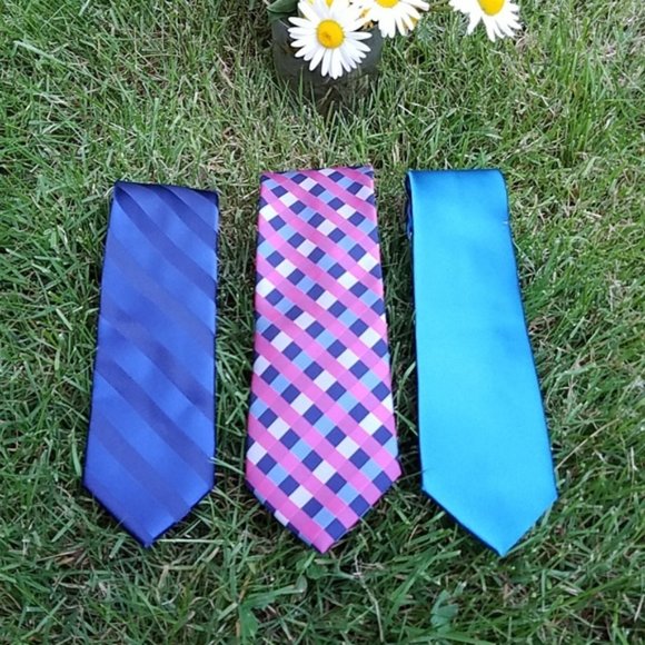 Van Heusen,  Izod, Geoffrey Beene Other - Men's ties. 3 For $20
